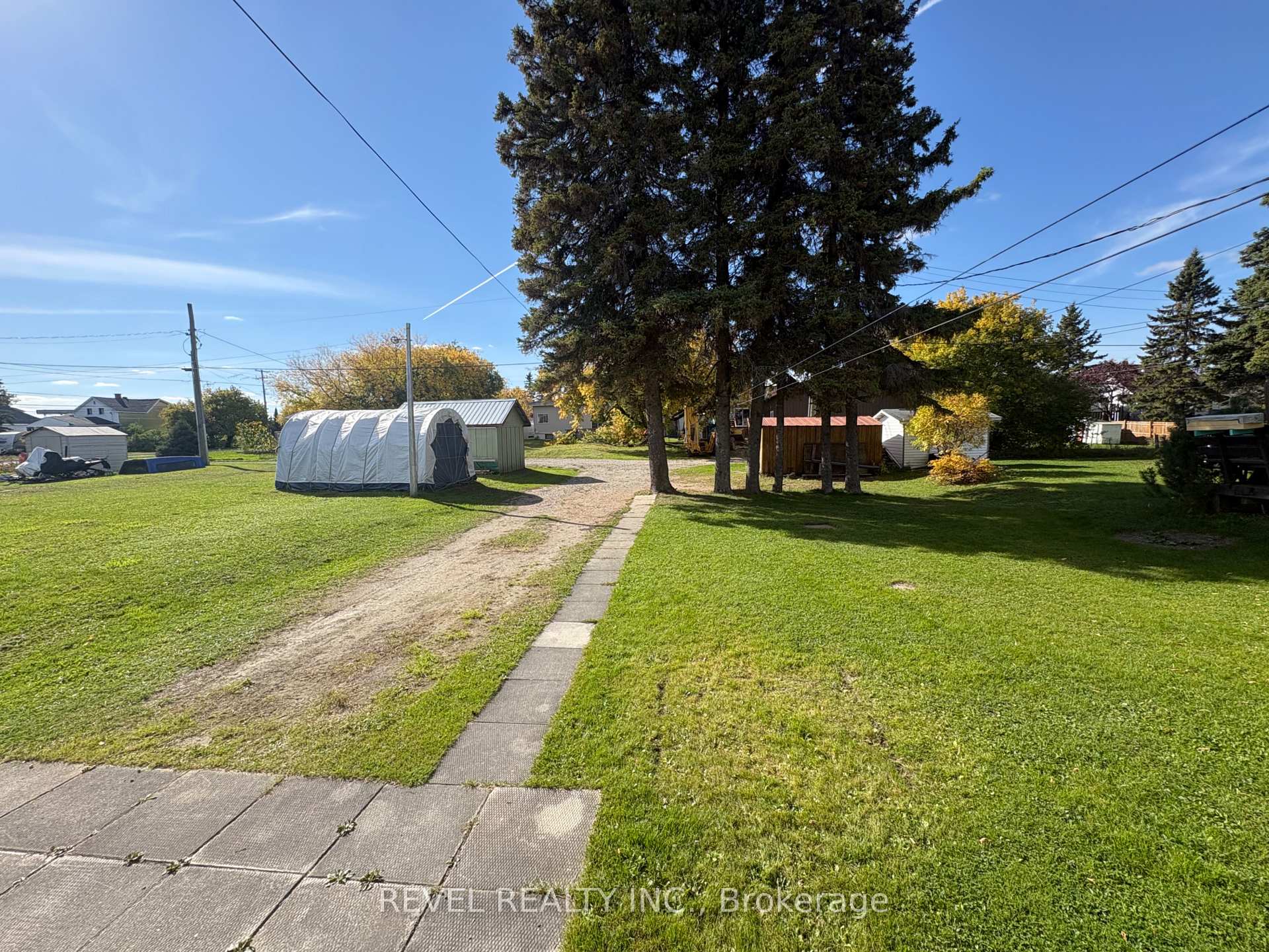 Photo 26 of 107 Fifteenth Avenue, Cochrane — HOMEH