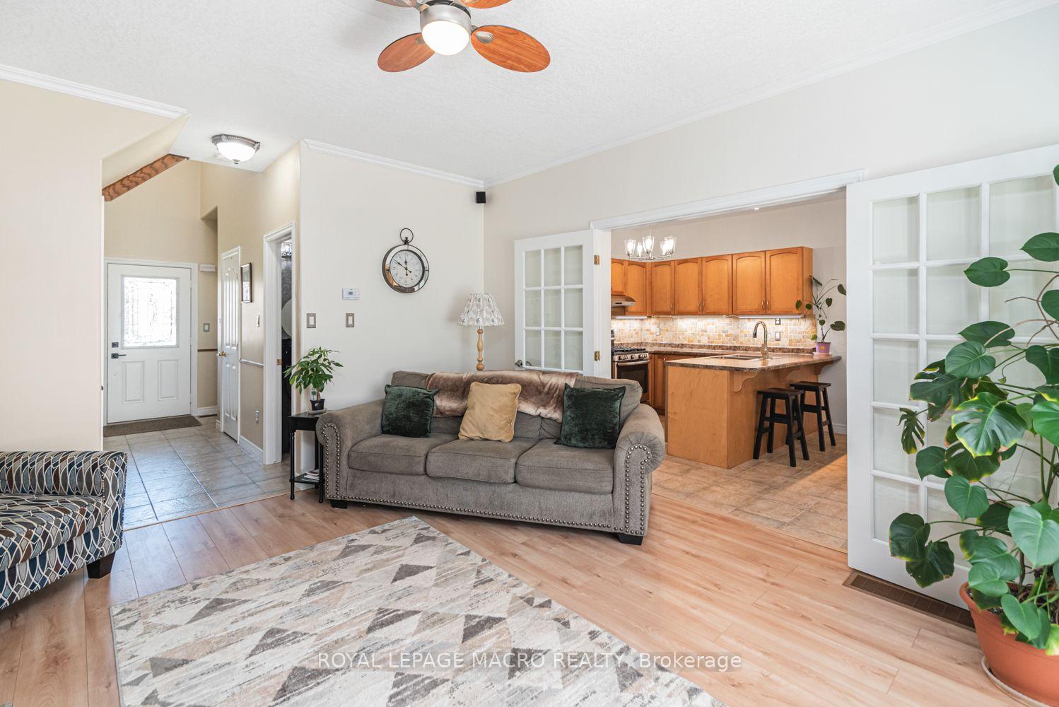 Photo 7 of 102 Willow Lane, Grimsby, Grimsby West — HOMEH