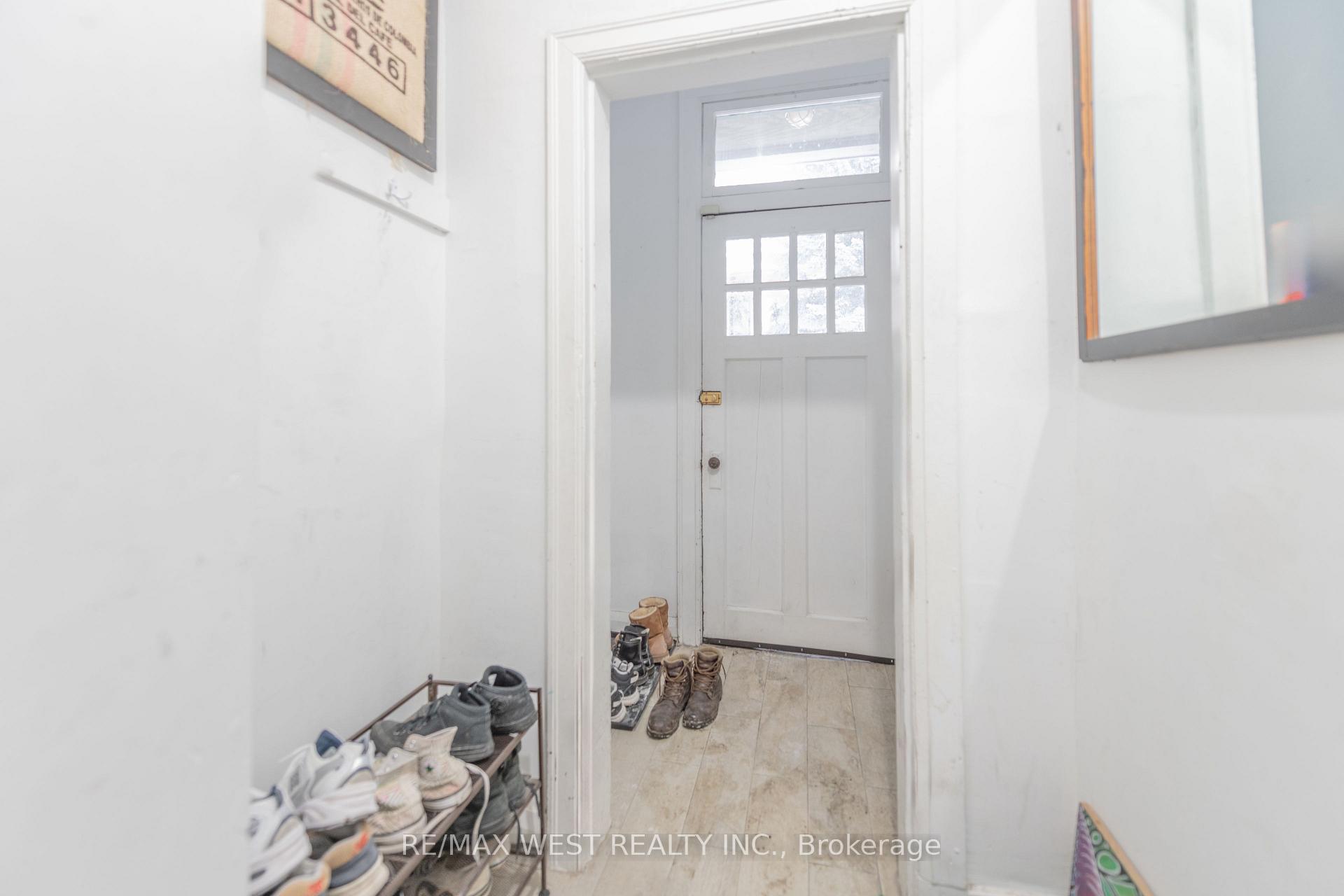 Photo 3 of 284 Lisgar Street, Toronto, Little Portugal — HOMEH