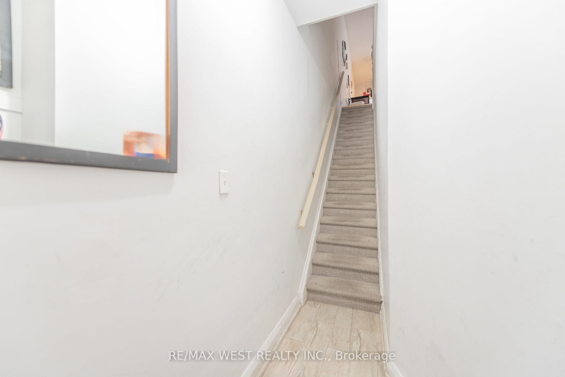 Photo 4 of 284 Lisgar Street, Toronto, Little Portugal — HOMEH