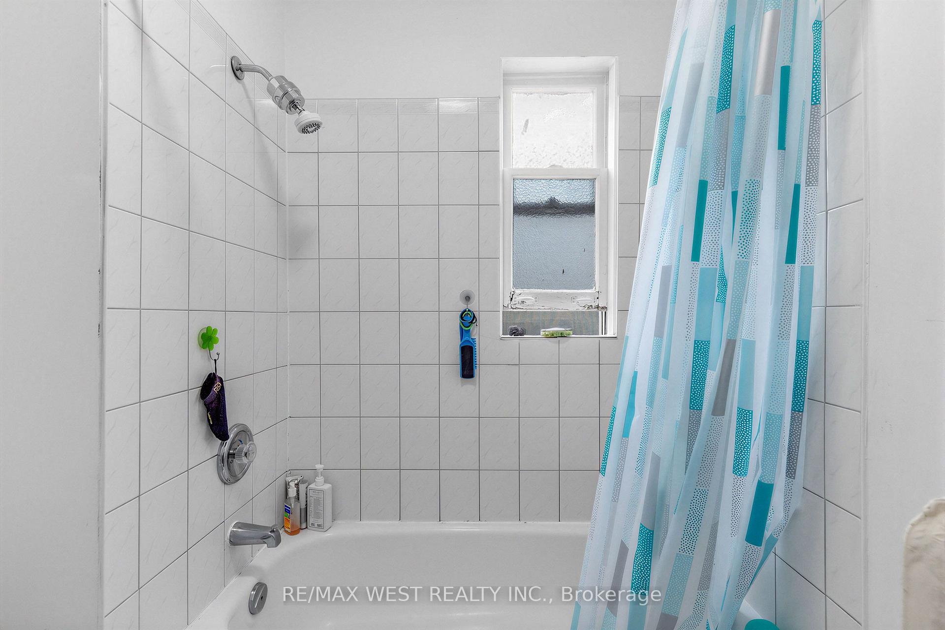 Photo 18 of 284 Lisgar Street, Toronto, Little Portugal — HOMEH