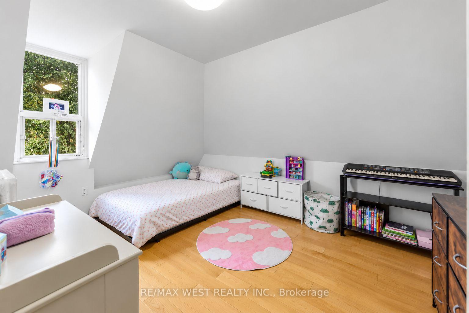 Photo 21 of 284 Lisgar Street, Toronto, Little Portugal — HOMEH