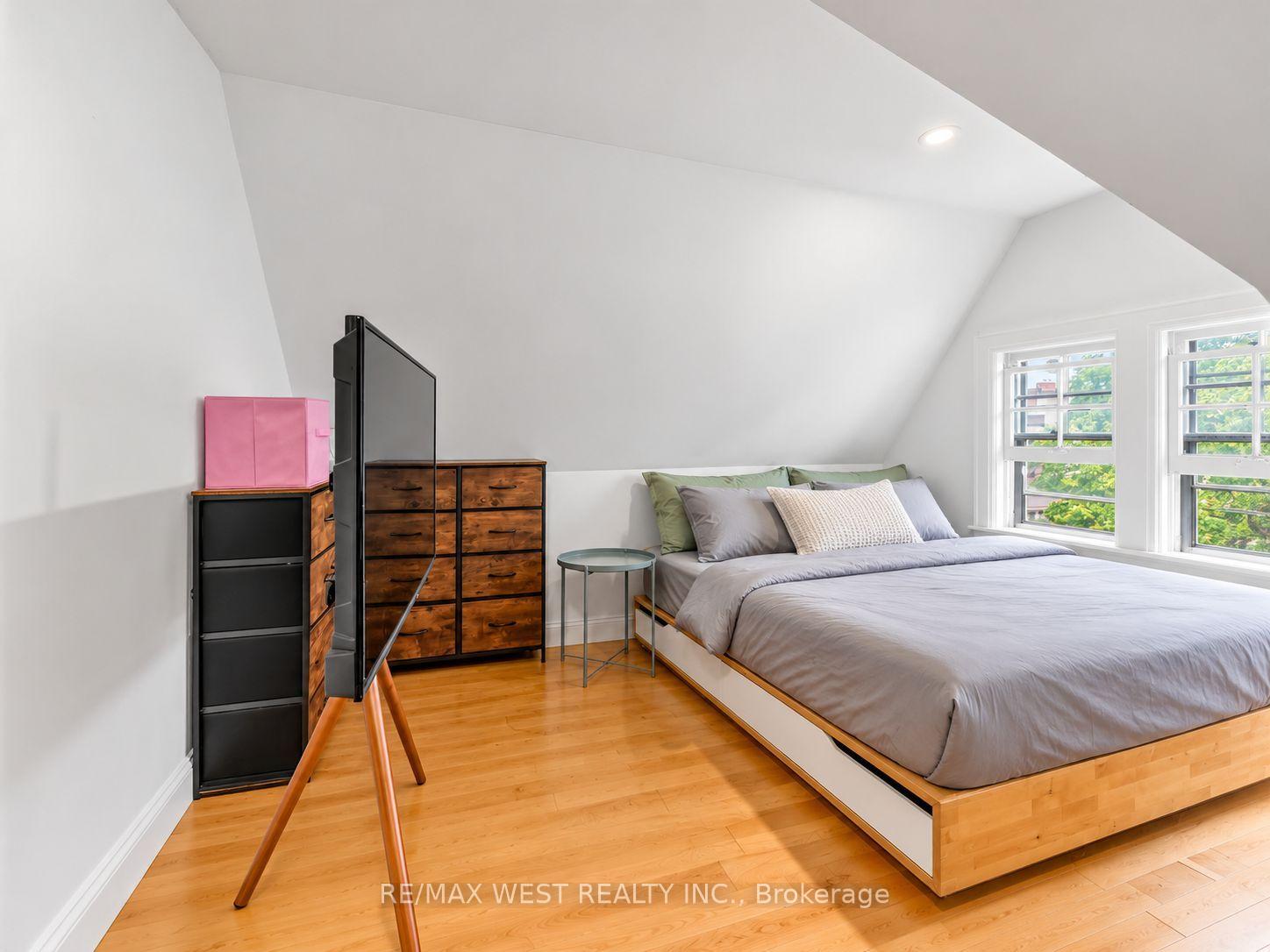 Photo 24 of 284 Lisgar Street, Toronto, Little Portugal — HOMEH