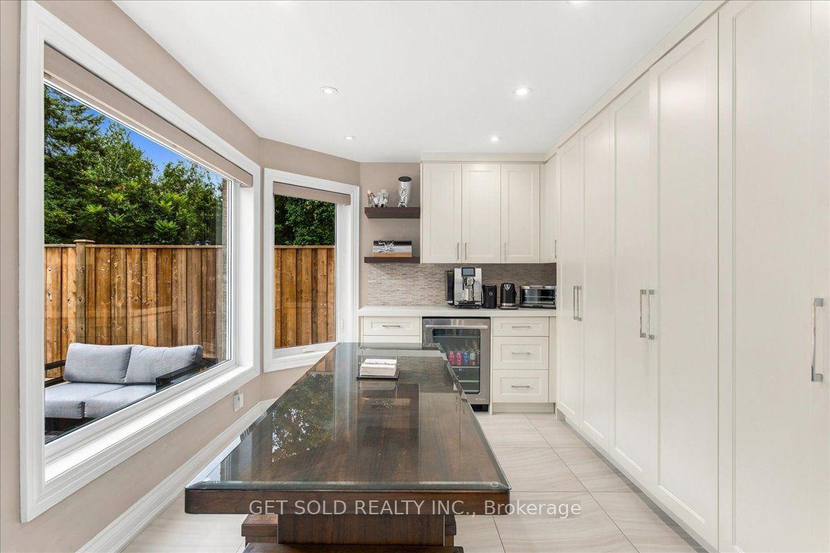 Photo 13 of 10 Coldwater Court, Vaughan, Beverley Glen — HOMEH