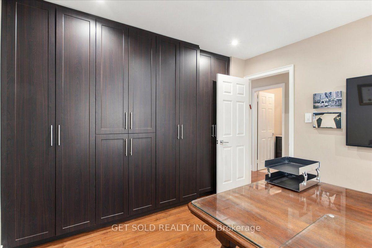 Photo 16 of 10 Coldwater Court, Vaughan, Beverley Glen — HOMEH