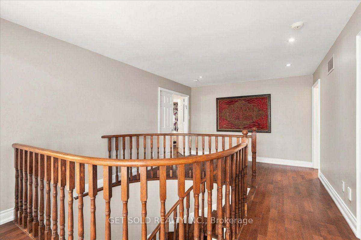 Photo 19 of 10 Coldwater Court, Vaughan, Beverley Glen — HOMEH