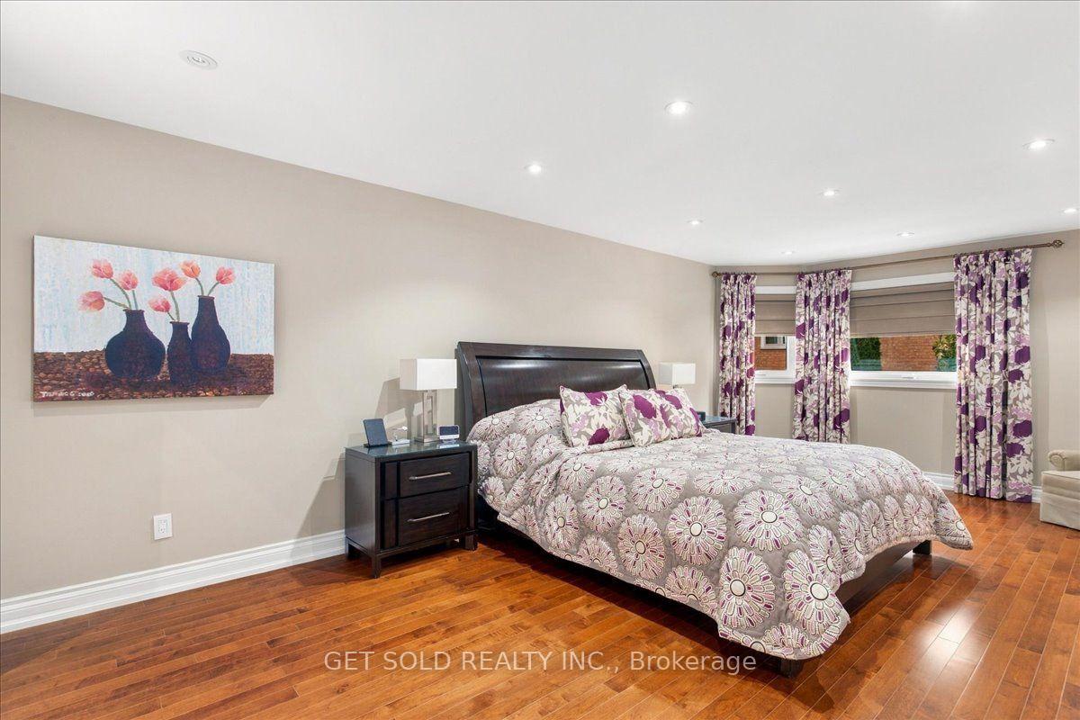 Photo 20 of 10 Coldwater Court, Vaughan, Beverley Glen — HOMEH