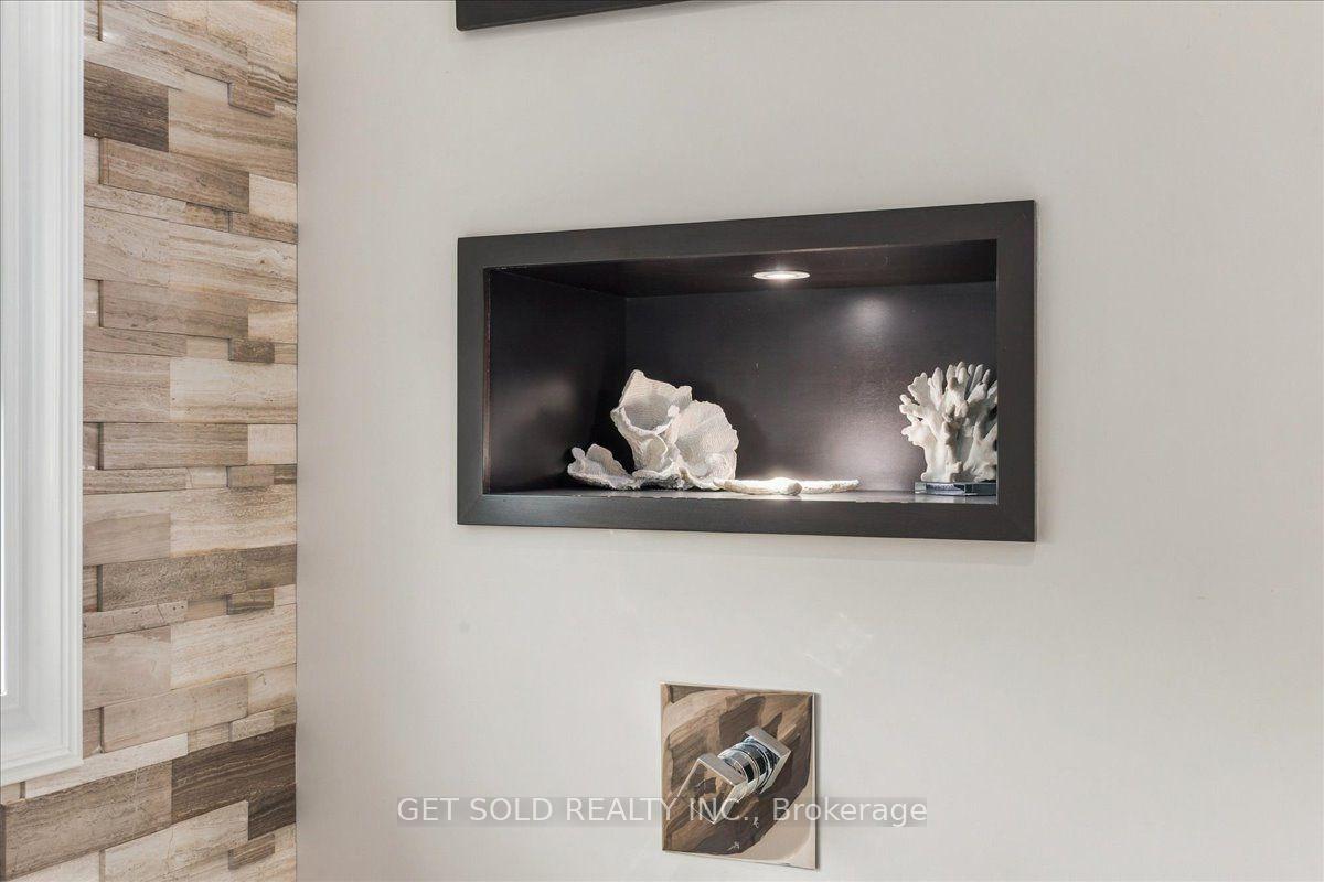 Photo 25 of 10 Coldwater Court, Vaughan, Beverley Glen — HOMEH