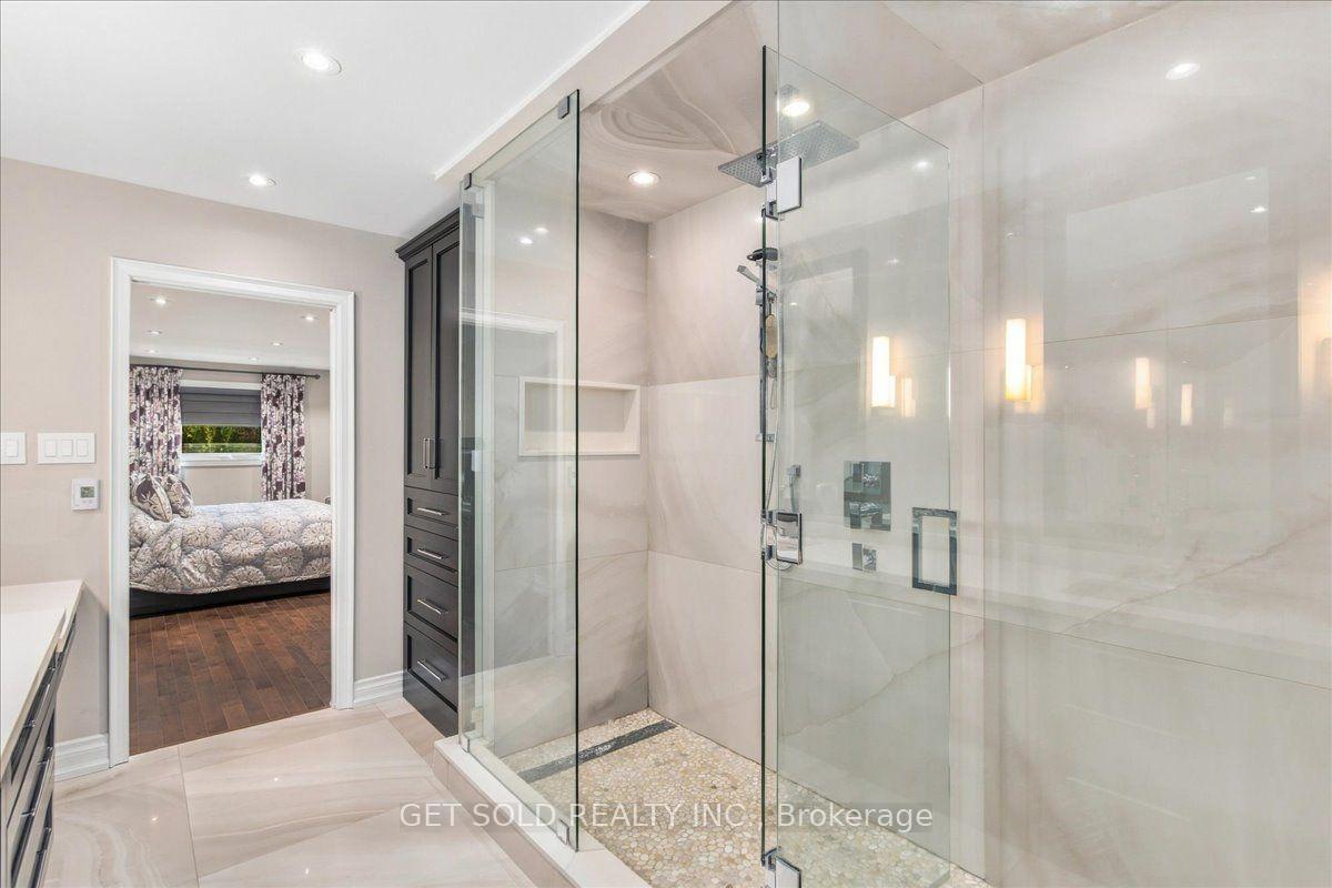 Photo 26 of 10 Coldwater Court, Vaughan, Beverley Glen — HOMEH