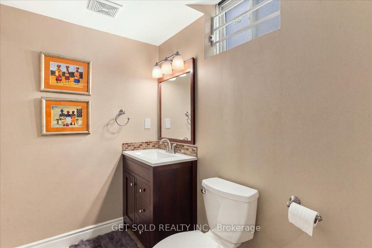 Photo 37 of 10 Coldwater Court, Vaughan, Beverley Glen — HOMEH
