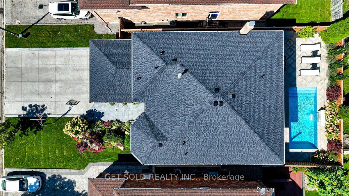 Photo 39 of 10 Coldwater Court, Vaughan, Beverley Glen — HOMEH