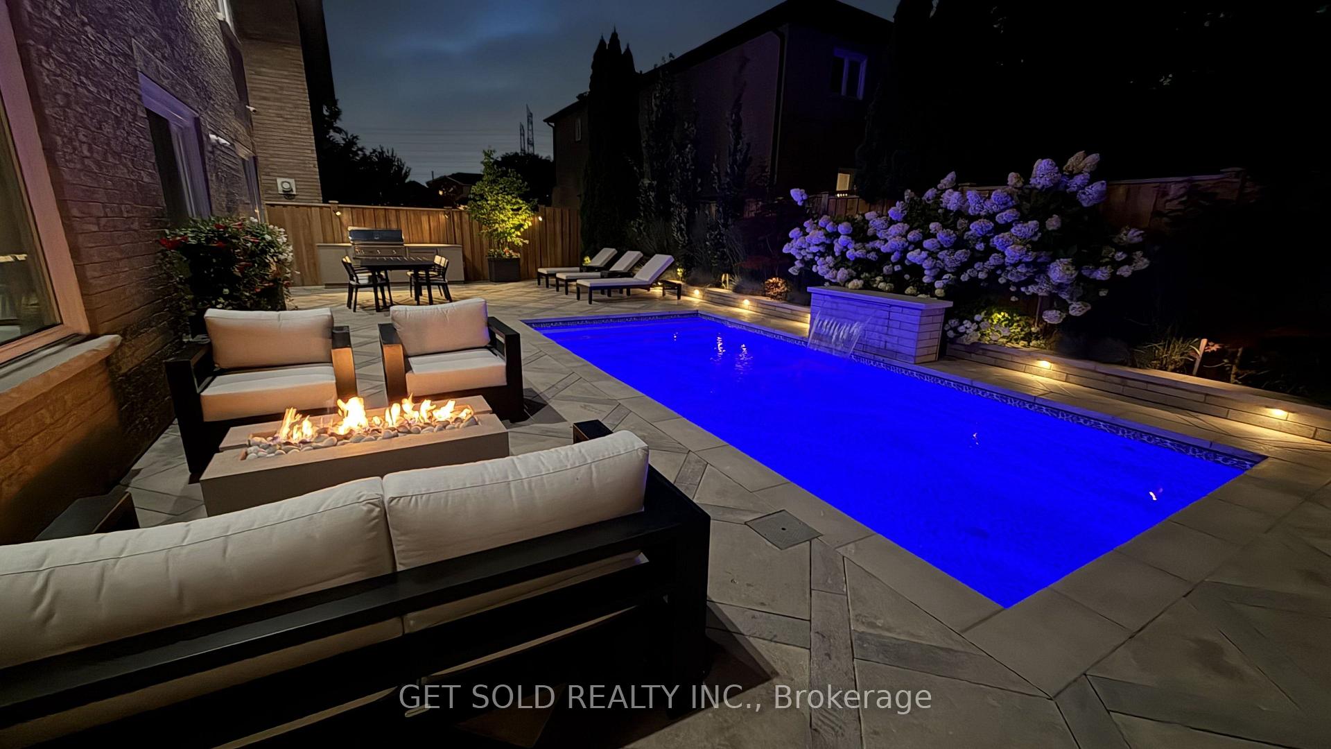 Photo 48 of 10 Coldwater Court, Vaughan, Beverley Glen — HOMEH