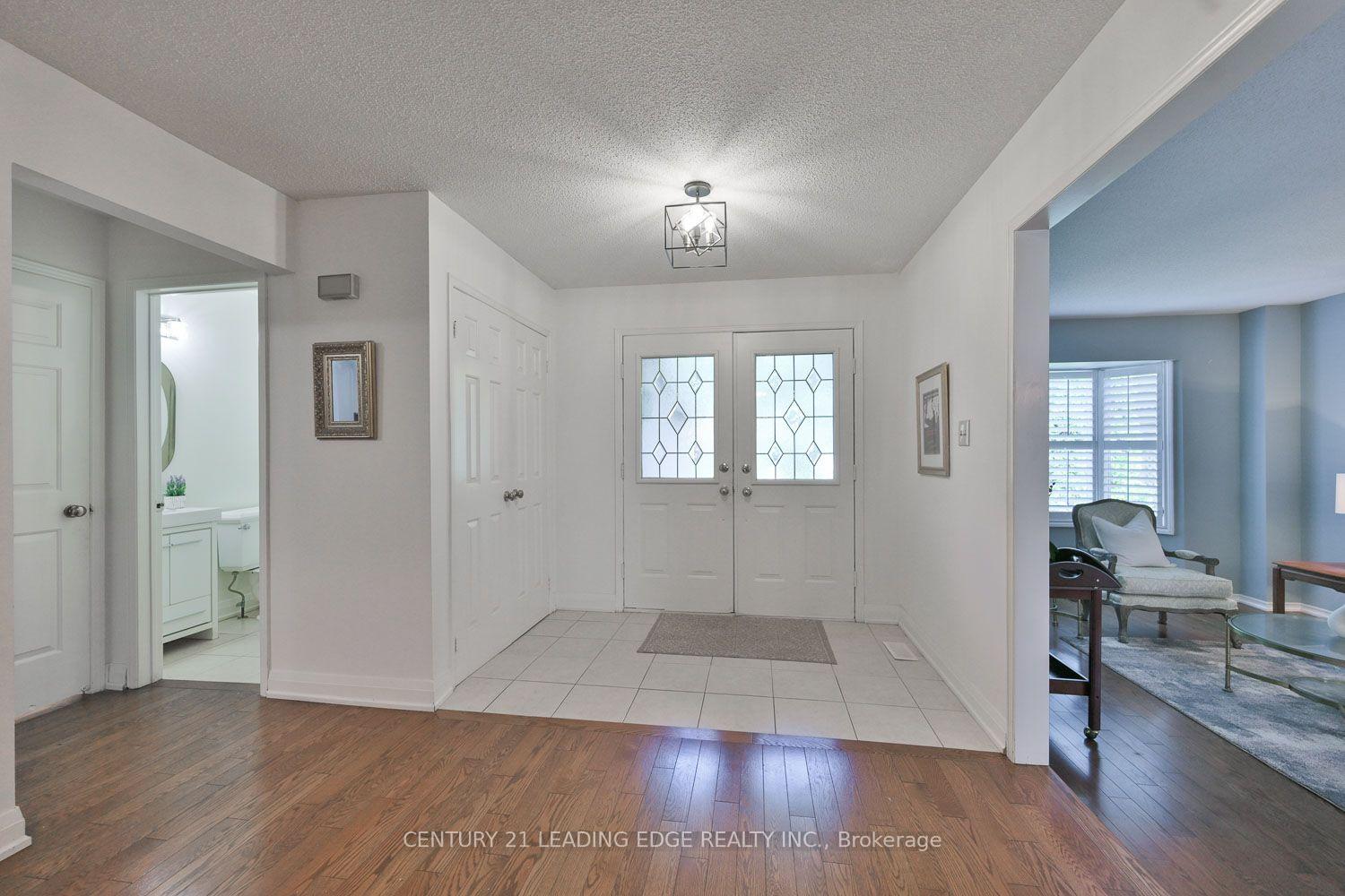 Photo 4 of 14 Montrose Crescent, Markham, Unionville — HOMEH
