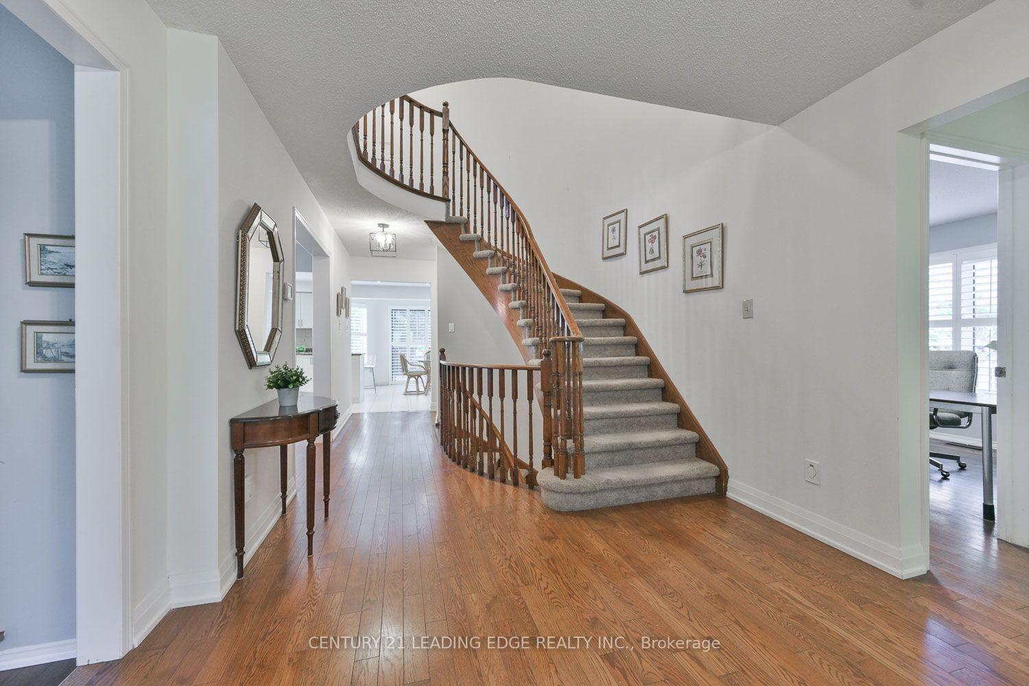 Photo 5 of 14 Montrose Crescent, Markham, Unionville — HOMEH