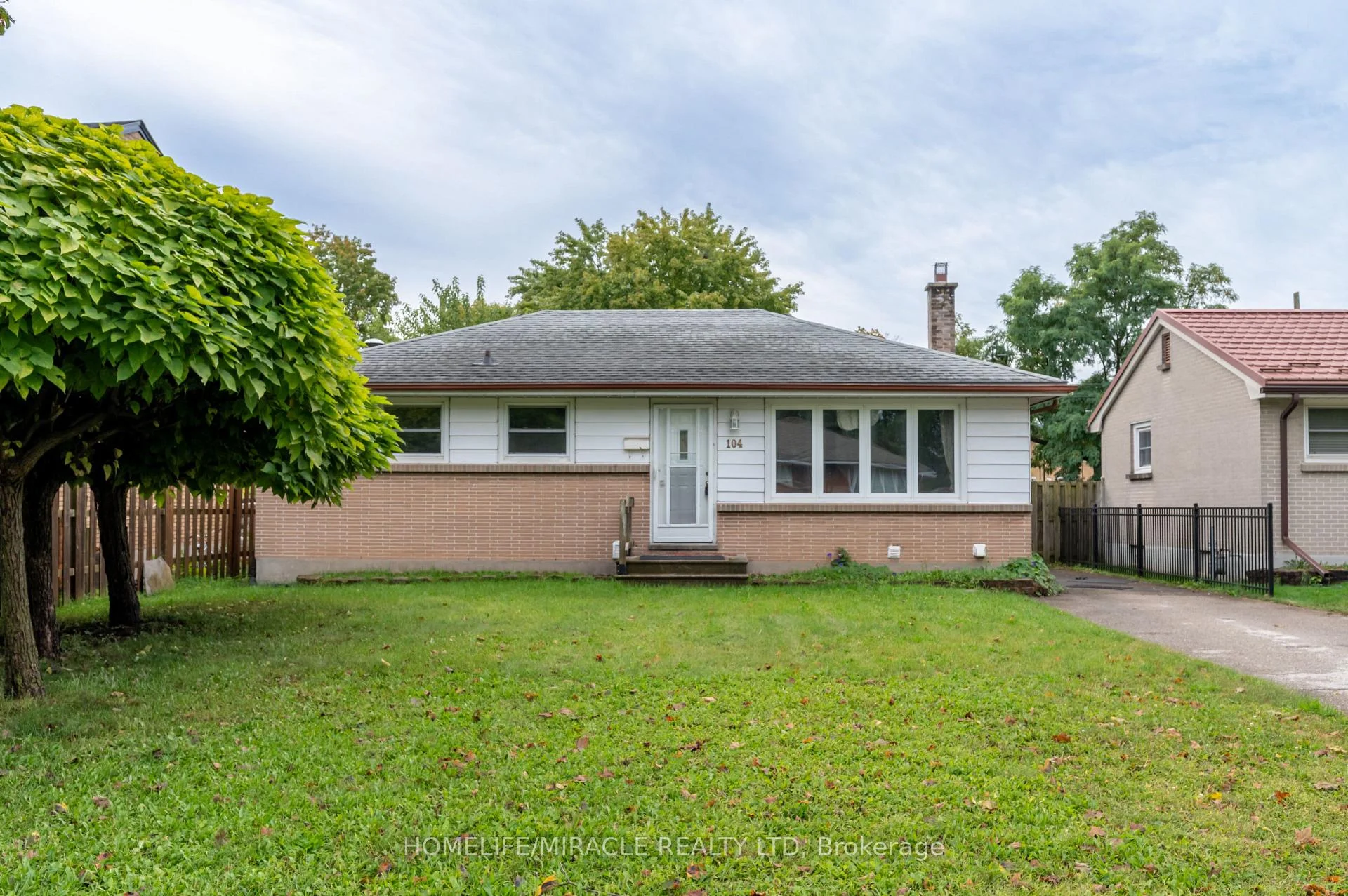 Photo 4 of 104 Queenston Crescent, London, East O — HOMEH