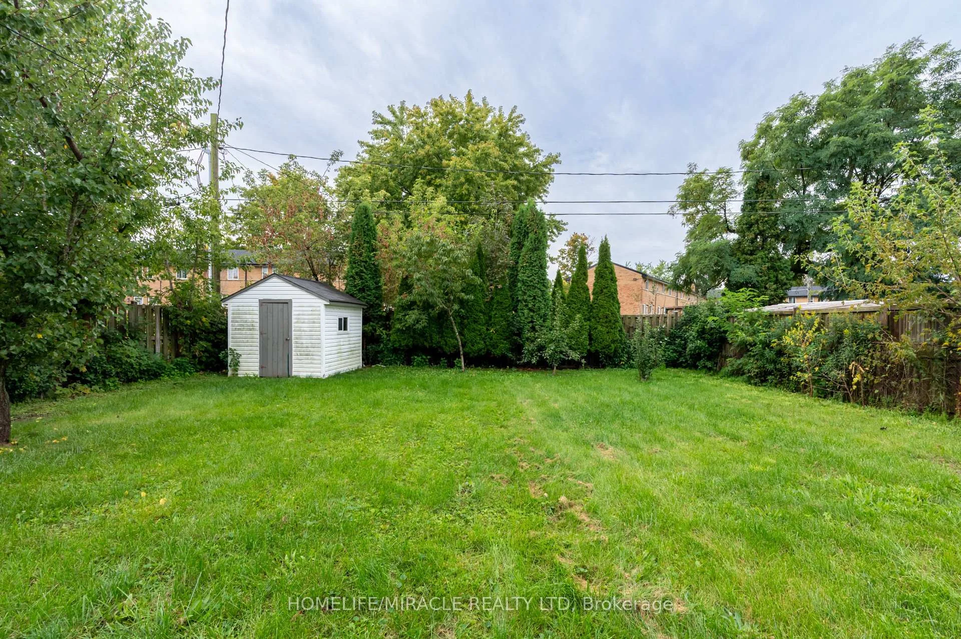 Photo 7 of 104 Queenston Crescent, London, East O — HOMEH