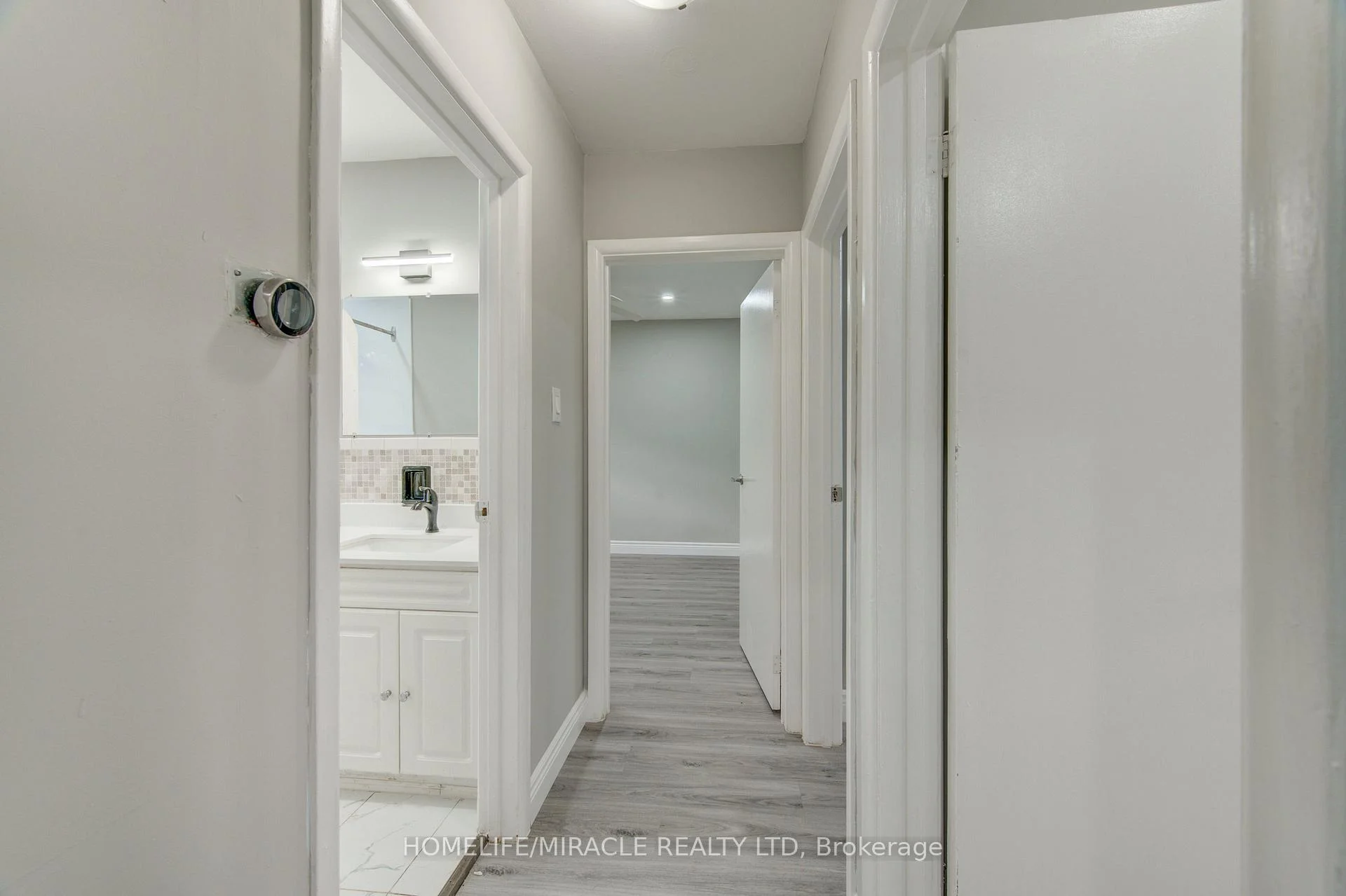 Photo 16 of 104 Queenston Crescent, London, East O — HOMEH