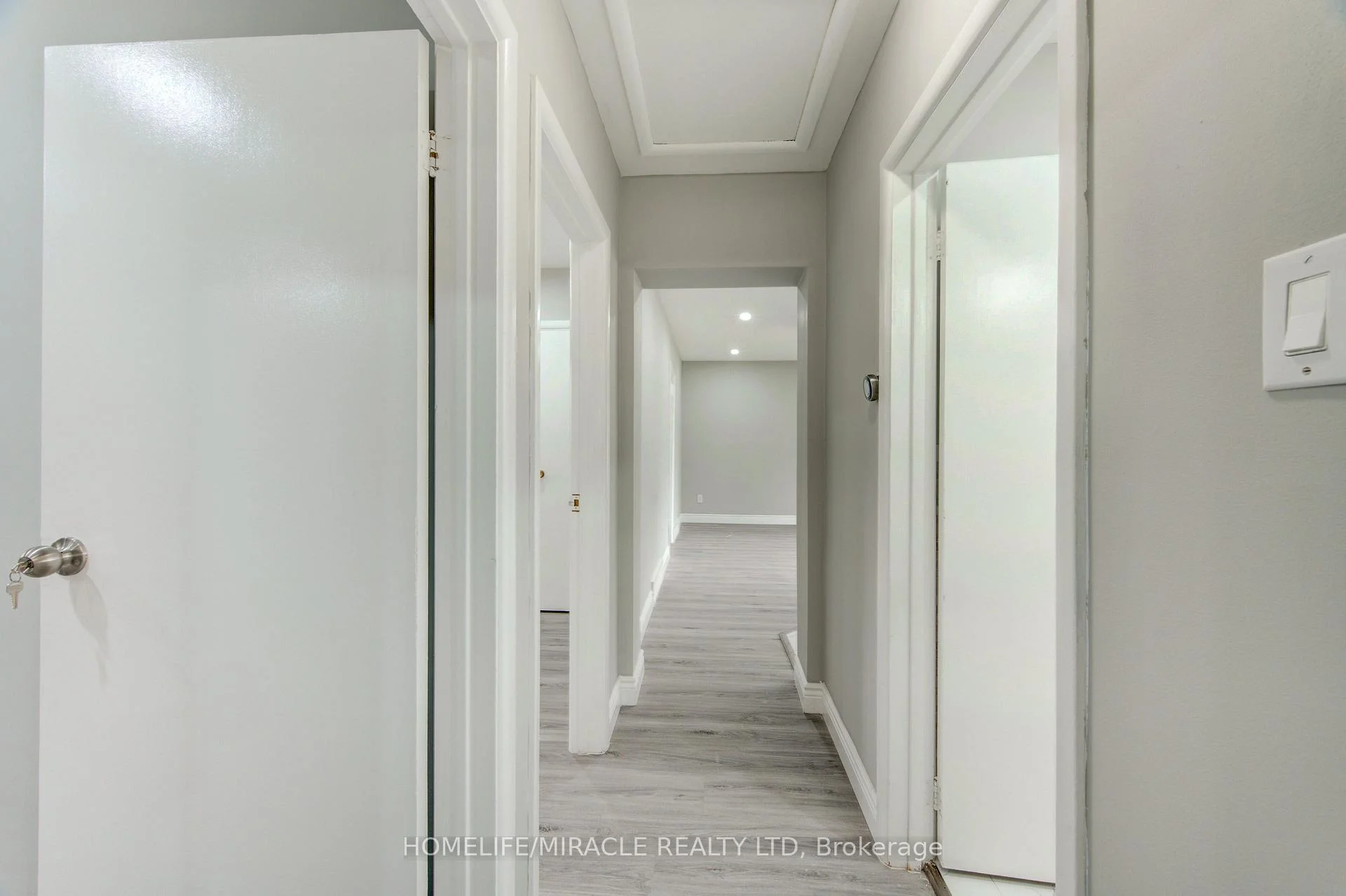 Photo 17 of 104 Queenston Crescent, London, East O — HOMEH