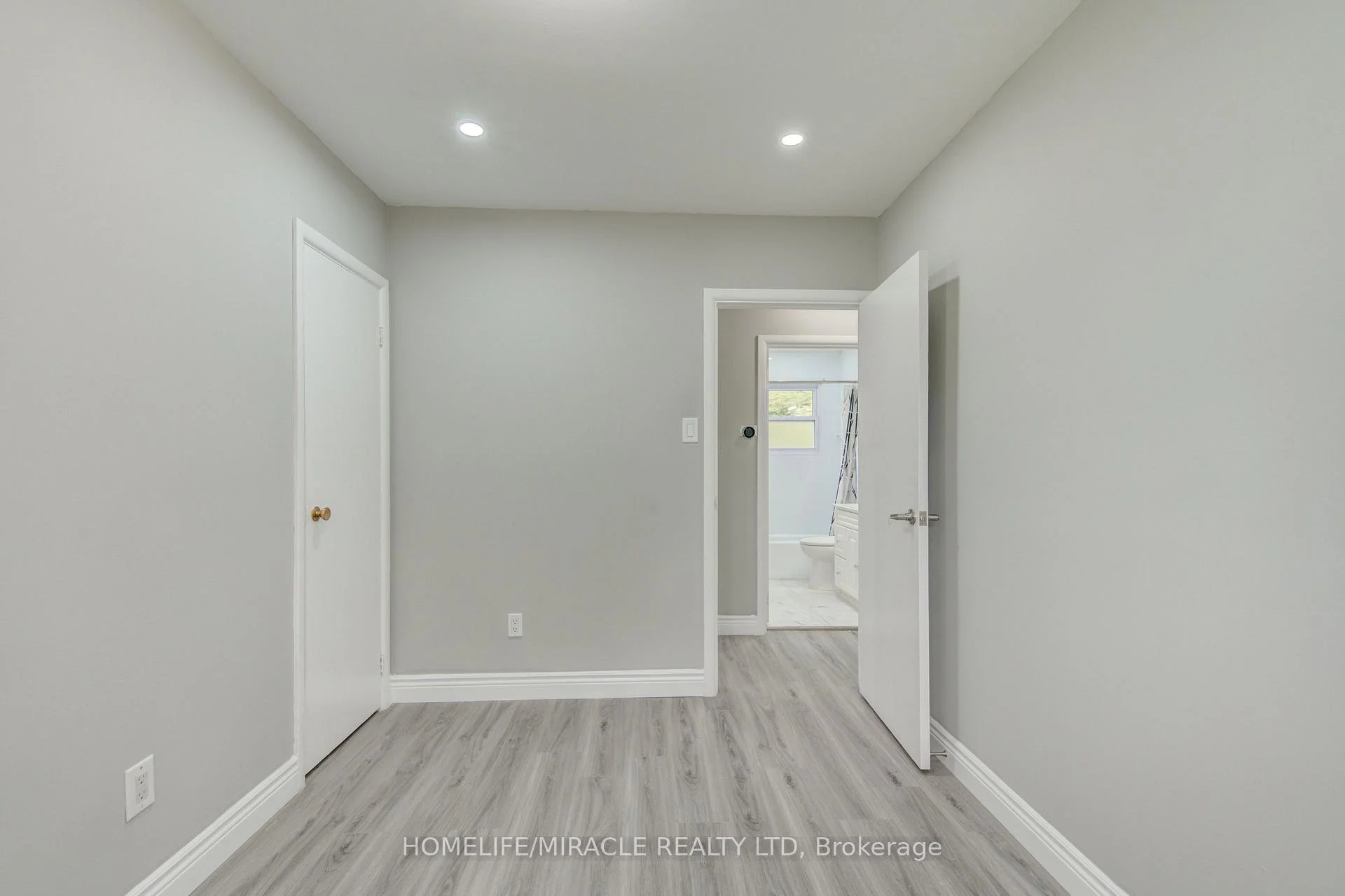 Photo 26 of 104 Queenston Crescent, London, East O — HOMEH