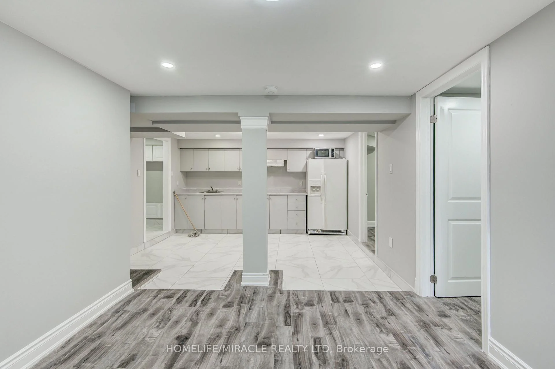 Photo 31 of 104 Queenston Crescent, London, East O — HOMEH