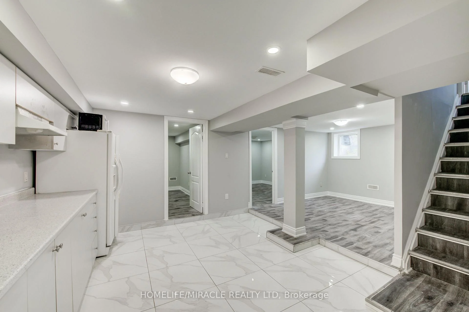 Photo 35 of 104 Queenston Crescent, London, East O — HOMEH