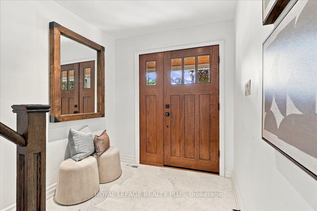 Photo 2 of 1865 Barsuda Drive, Mississauga, Clarkson — HOMEH
