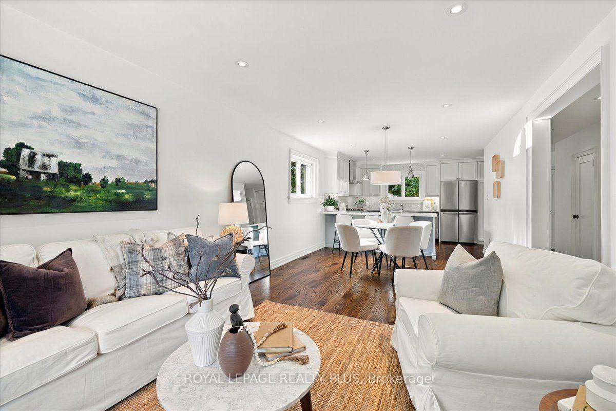 Photo 5 of 1865 Barsuda Drive, Mississauga, Clarkson — HOMEH