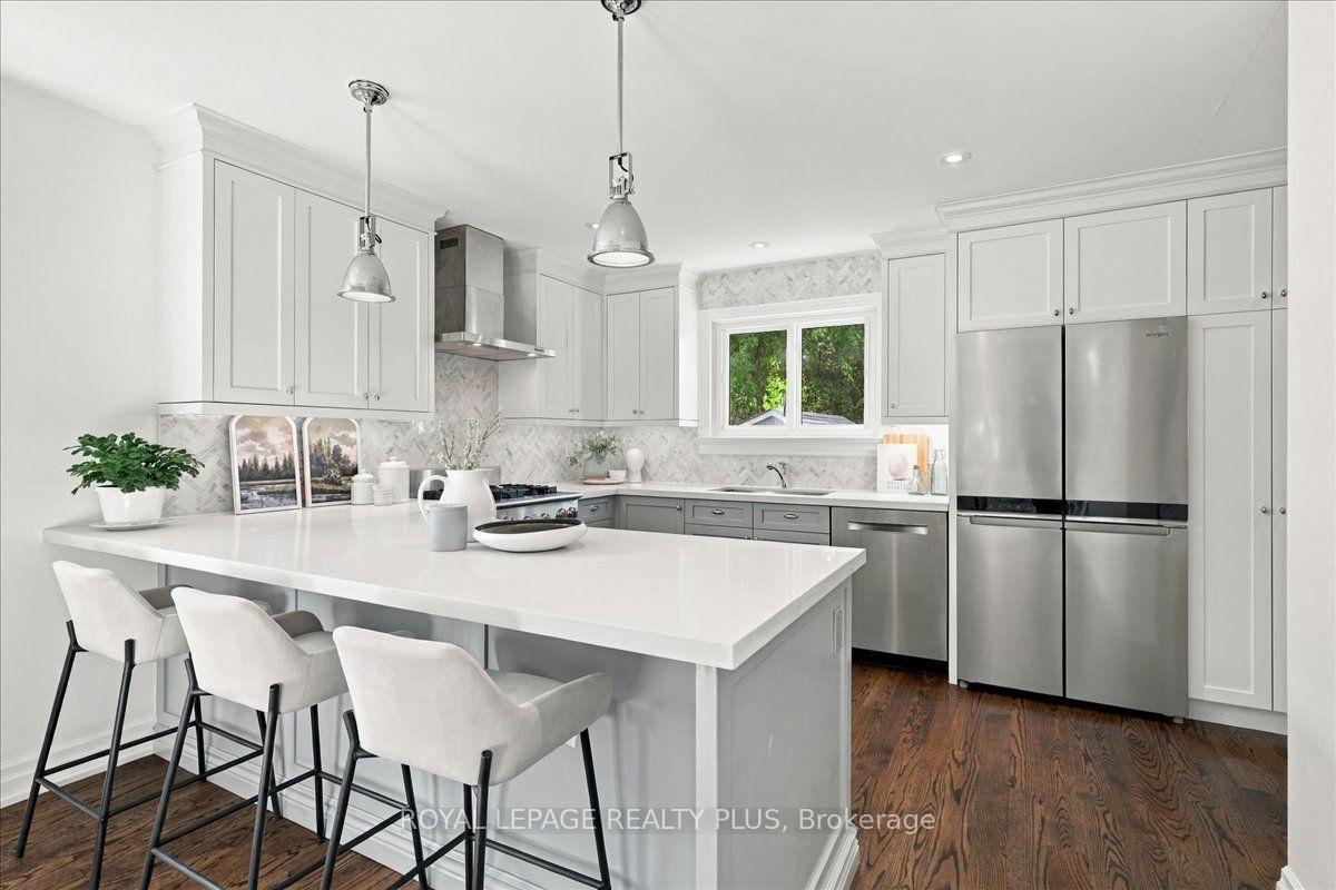 Photo 7 of 1865 Barsuda Drive, Mississauga, Clarkson — HOMEH