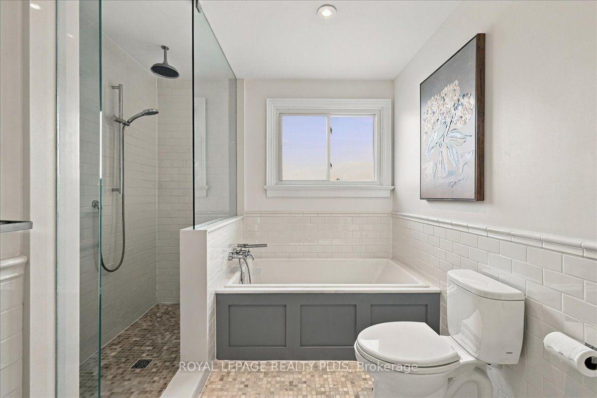 Photo 15 of 1865 Barsuda Drive, Mississauga, Clarkson — HOMEH