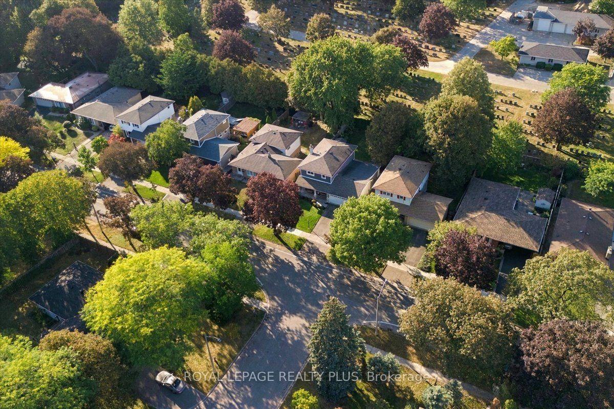 Photo 26 of 1865 Barsuda Drive, Mississauga, Clarkson — HOMEH