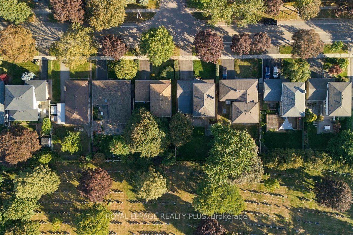 Photo 29 of 1865 Barsuda Drive, Mississauga, Clarkson — HOMEH