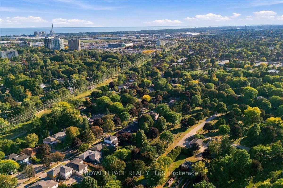 Photo 31 of 1865 Barsuda Drive, Mississauga, Clarkson — HOMEH