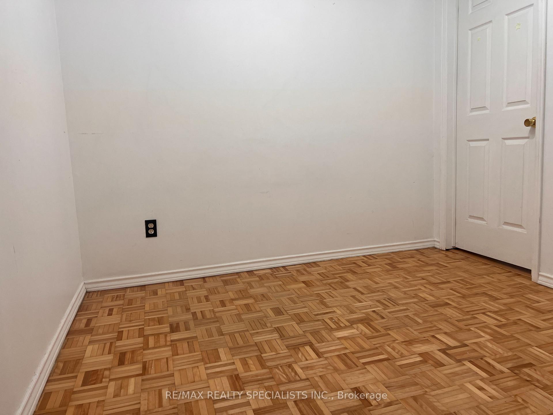 Photo 3 of Unit Basement, 3156 Mccarron Crescent, Mississauga, Meadowvale — HOMEH