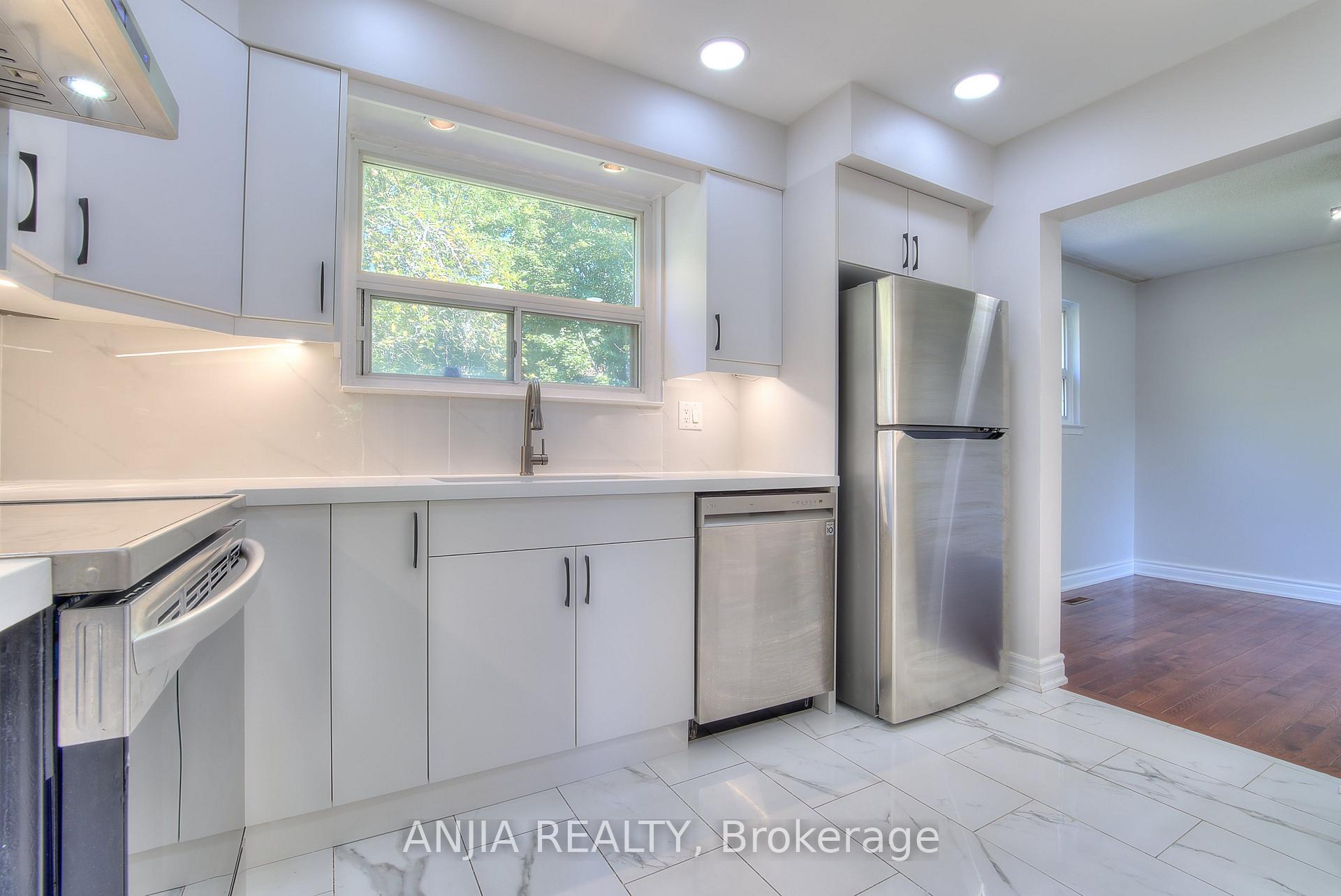 Photo 4 of 14 Cherrystone Drive, North York, Hillcrest Village — HOMEH