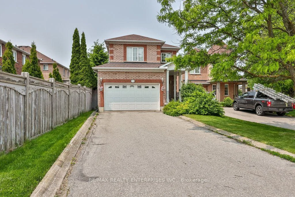 Photo 4 of 3 Jack Kenny Court, Caledon, Bolton West — HOMEH