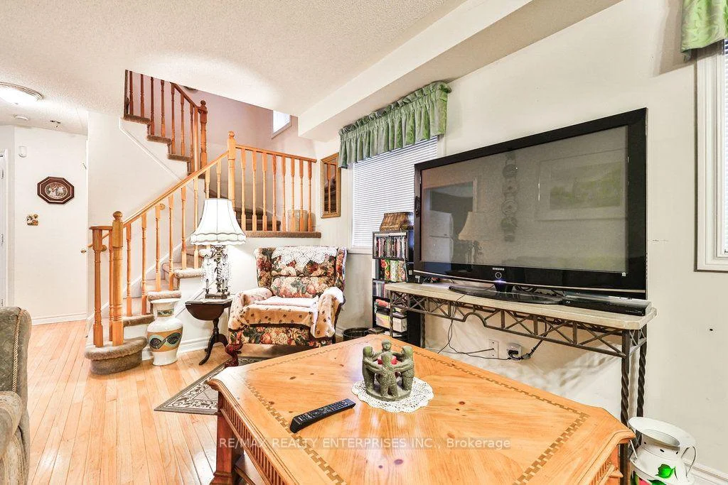 Photo 10 of 3 Jack Kenny Court, Caledon, Bolton West — HOMEH