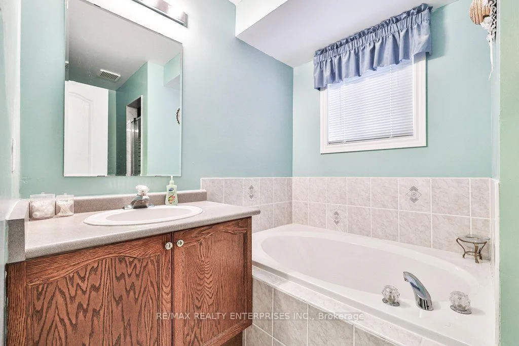 Photo 46 of 3 Jack Kenny Court, Caledon, Bolton West — HOMEH