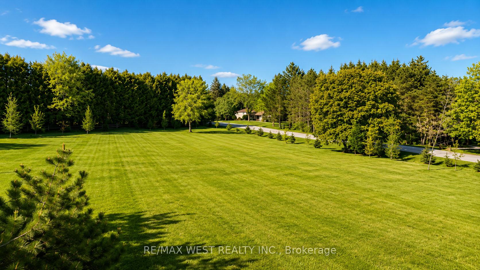 Photo 16 of 23 Mckibbon Avenue, Amaranth, Rural Amaranth — HOMEH