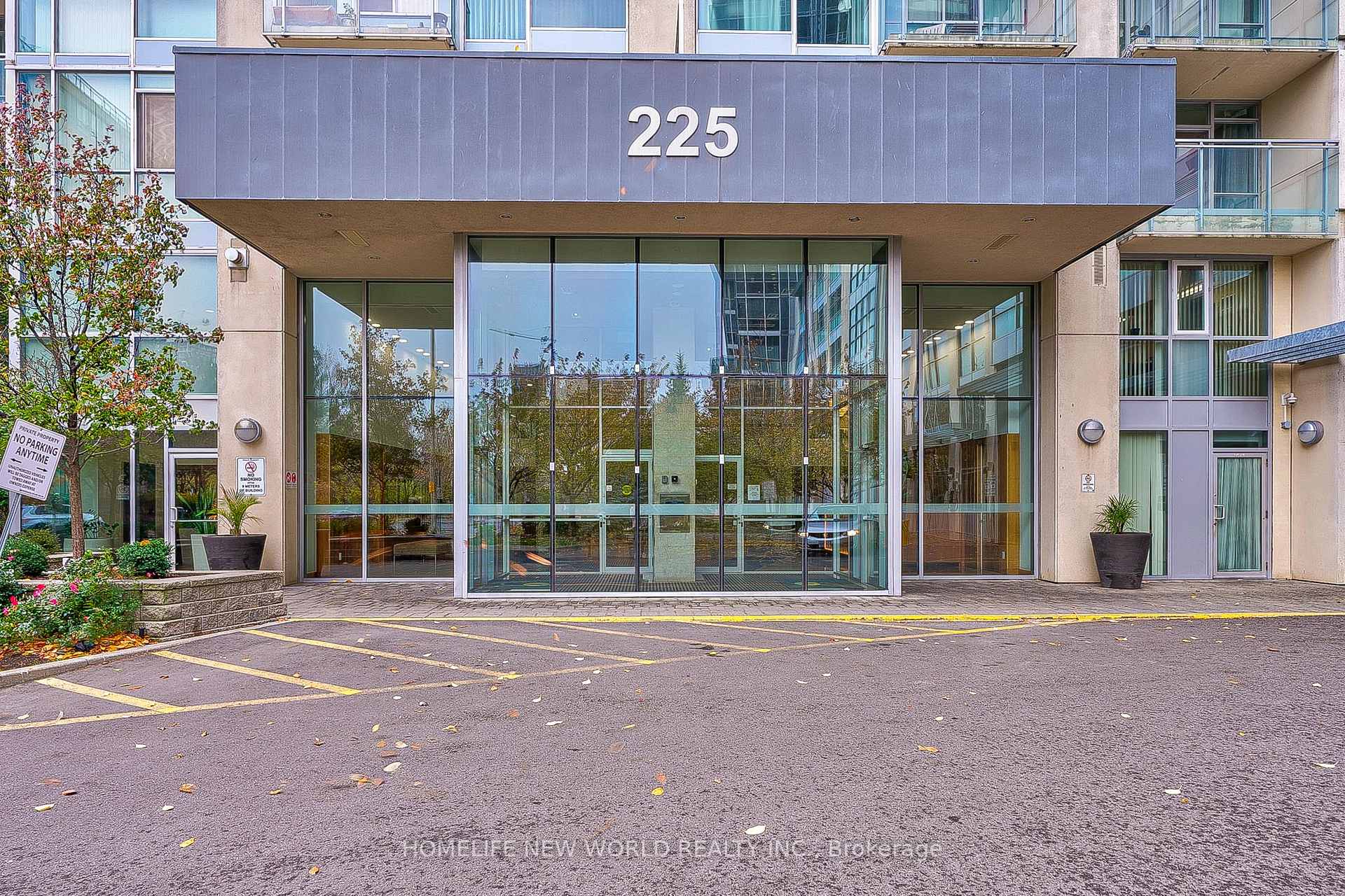Photo 2 of Unit 2209, 225 Webb Drive, Mississauga, City Centre — HOMEH