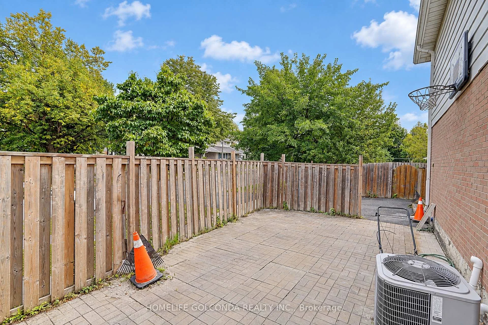 Photo 4 of 258 Hollyberry Trail, North York, Hillcrest Village — HOMEH