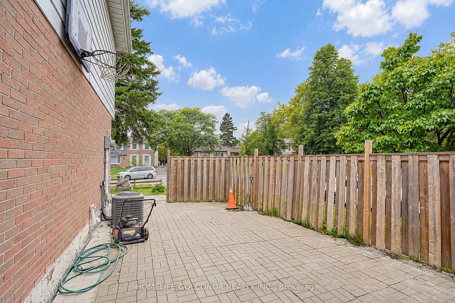 Photo 6 of 258 Hollyberry Trail, North York, Hillcrest Village — HOMEH