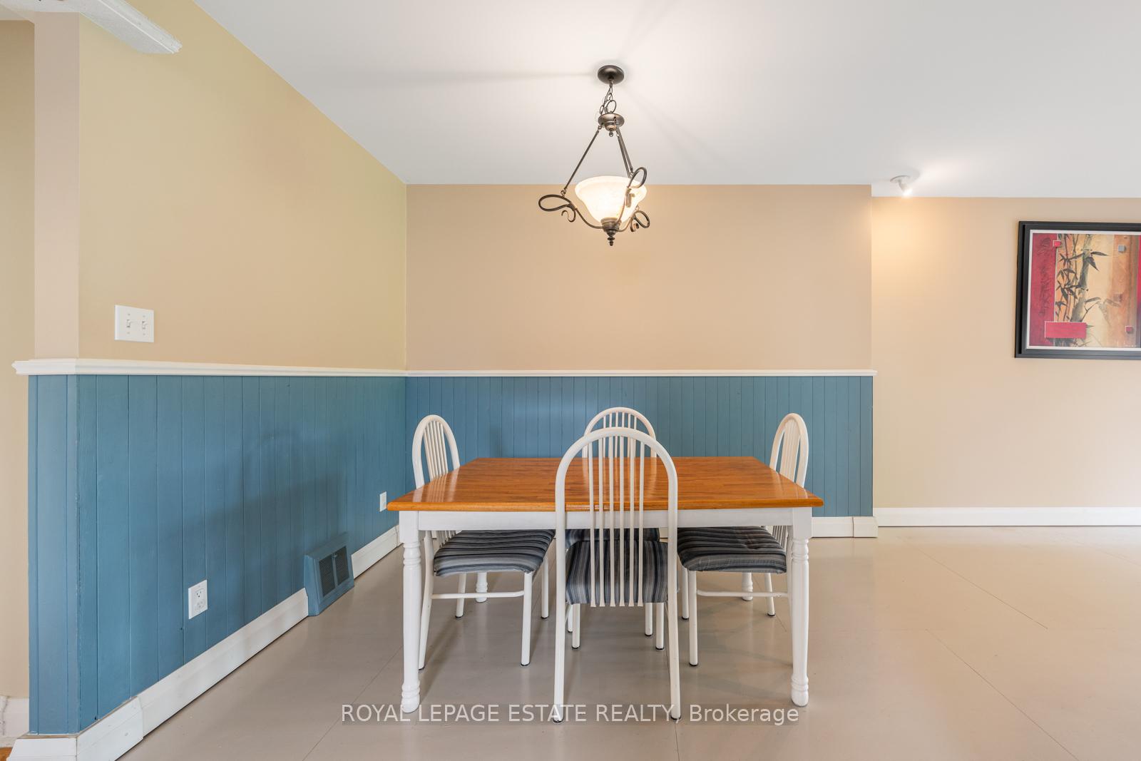 Photo 11 of 601 Pharmacy Avenue, Scarborough, Clairlea-Birchmount — HOMEH