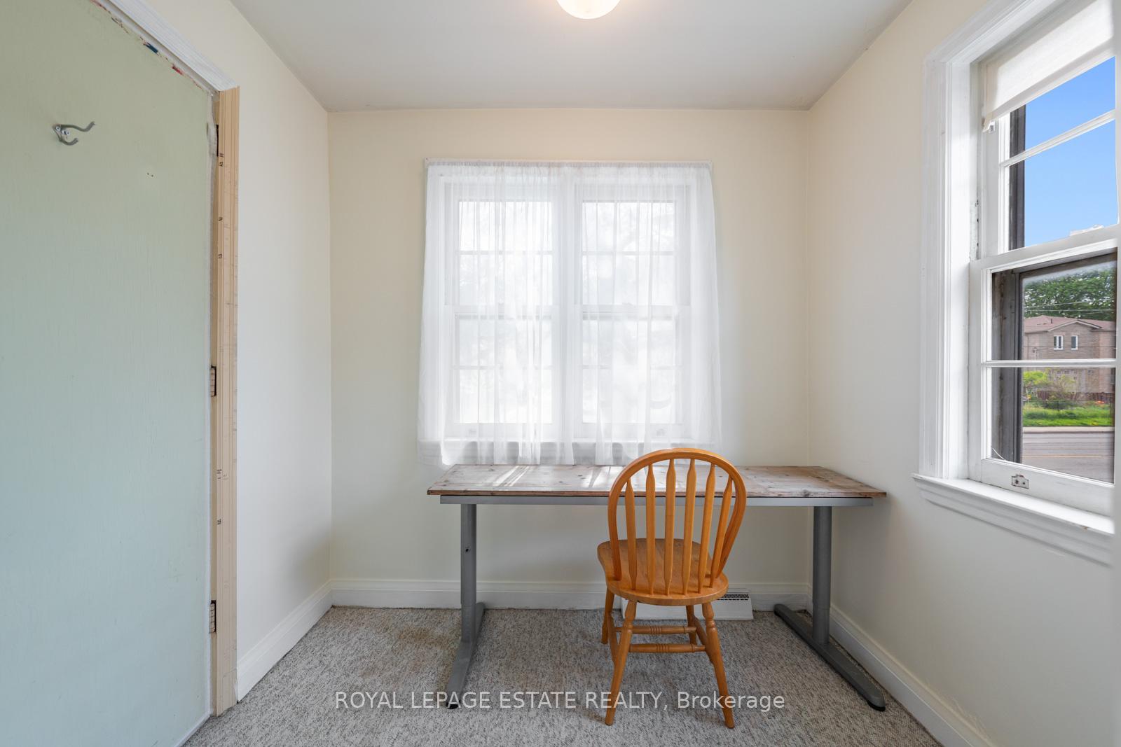 Photo 15 of 601 Pharmacy Avenue, Scarborough, Clairlea-Birchmount — HOMEH