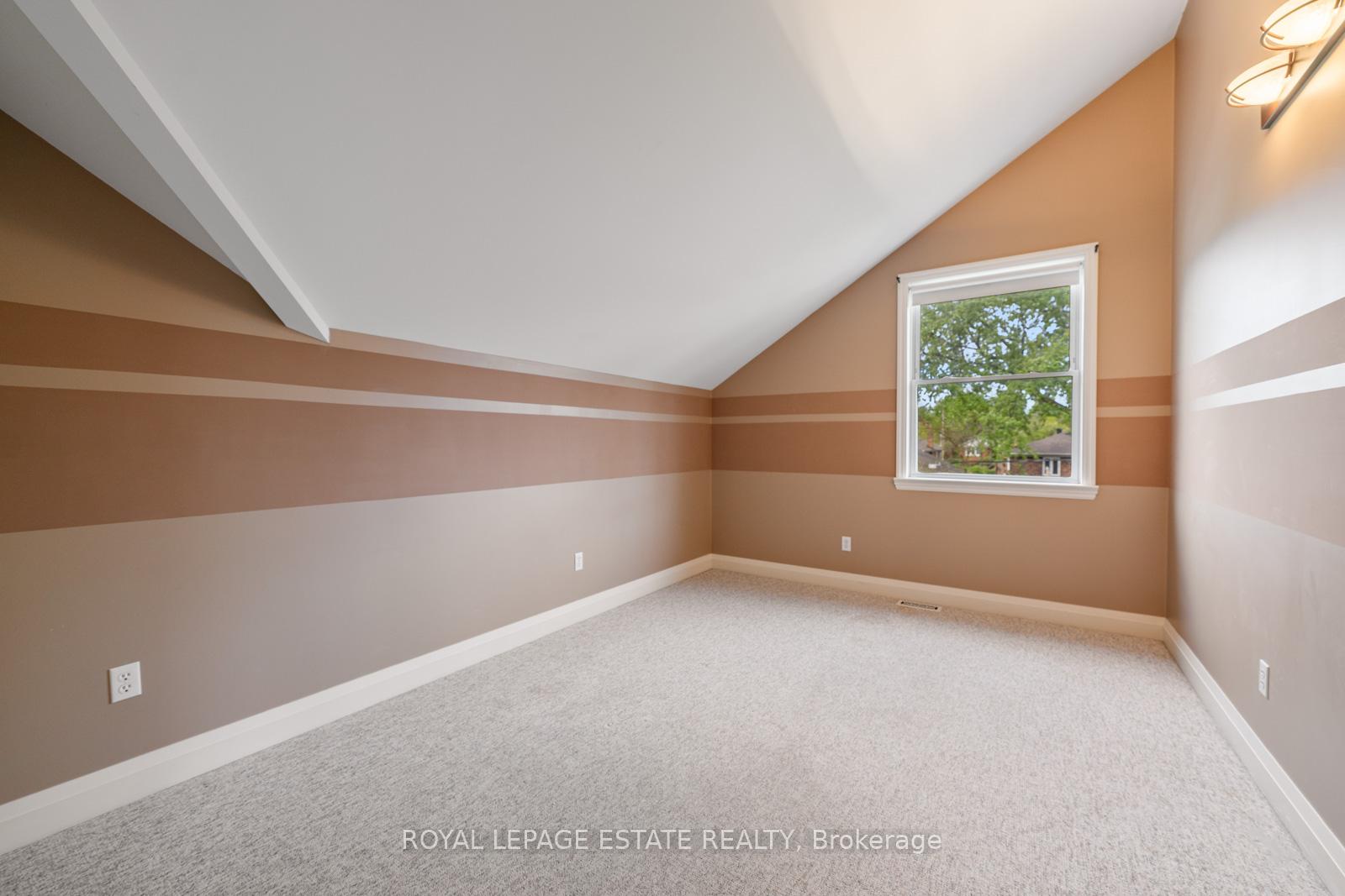 Photo 27 of 601 Pharmacy Avenue, Scarborough, Clairlea-Birchmount — HOMEH