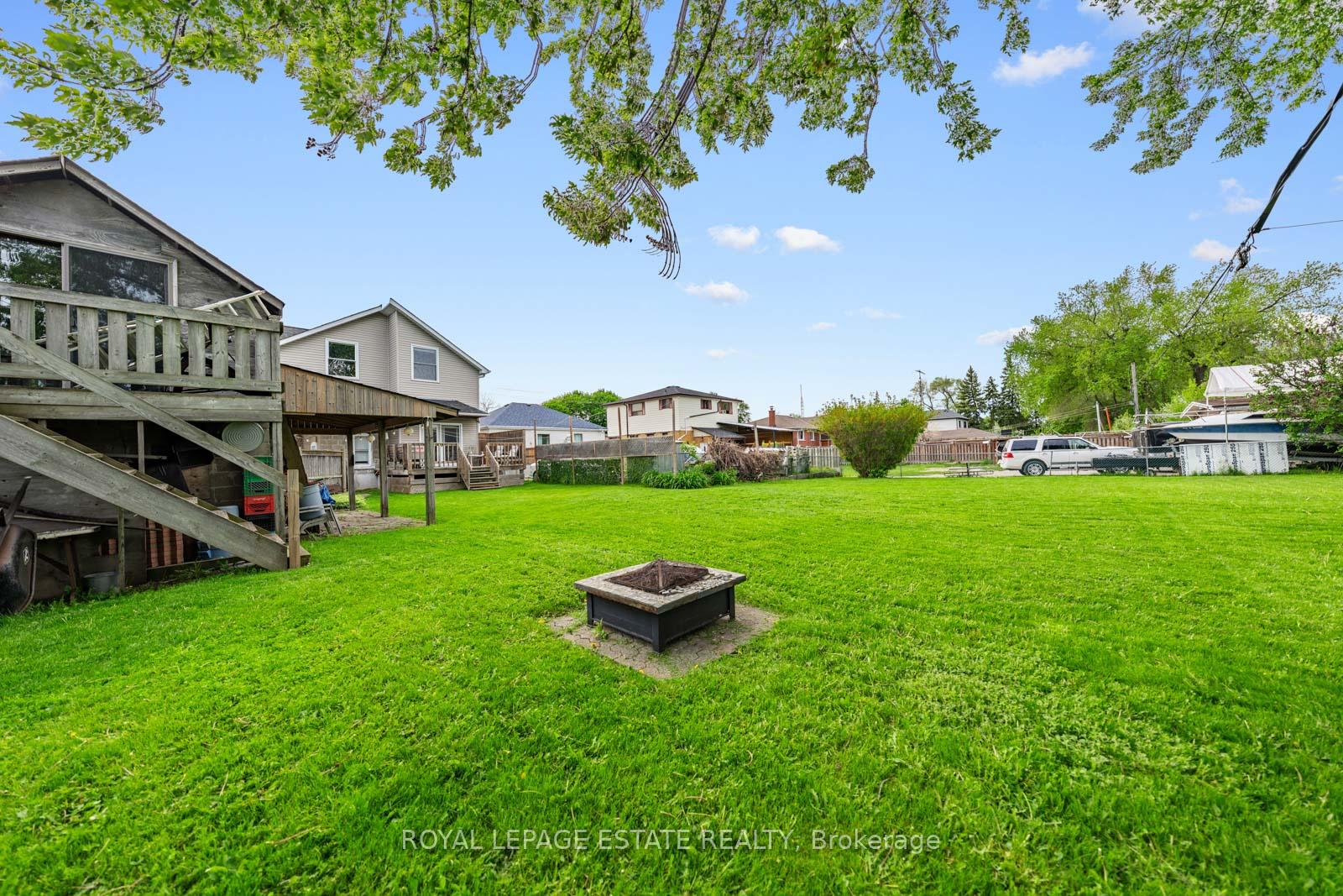 Photo 41 of 601 Pharmacy Avenue, Scarborough, Clairlea-Birchmount — HOMEH