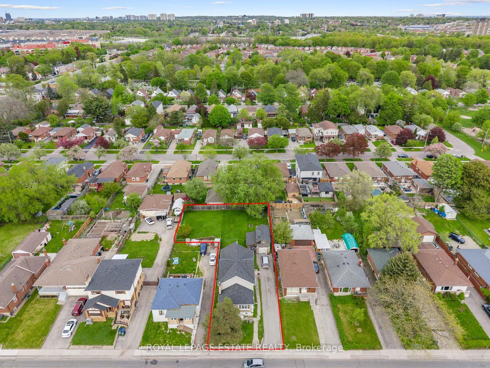 Photo 48 of 601 Pharmacy Avenue, Scarborough, Clairlea-Birchmount — HOMEH