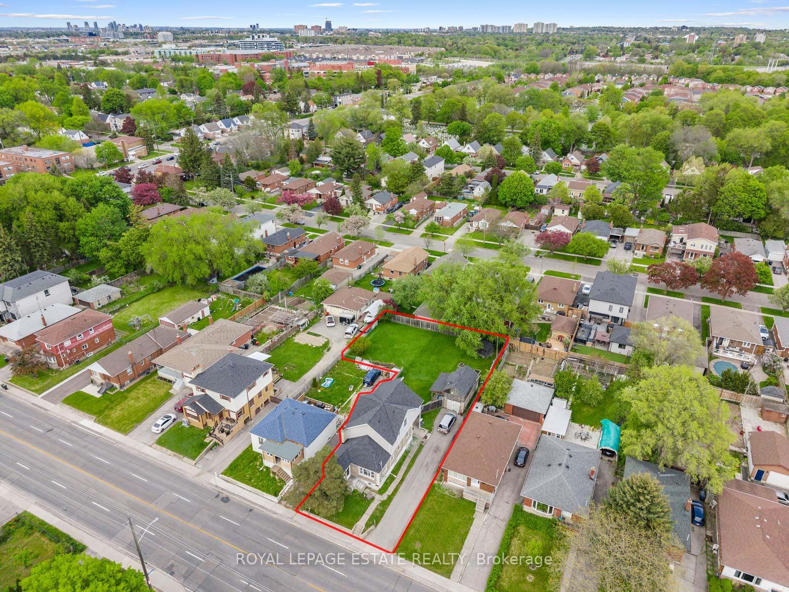 Photo 49 of 601 Pharmacy Avenue, Scarborough, Clairlea-Birchmount — HOMEH