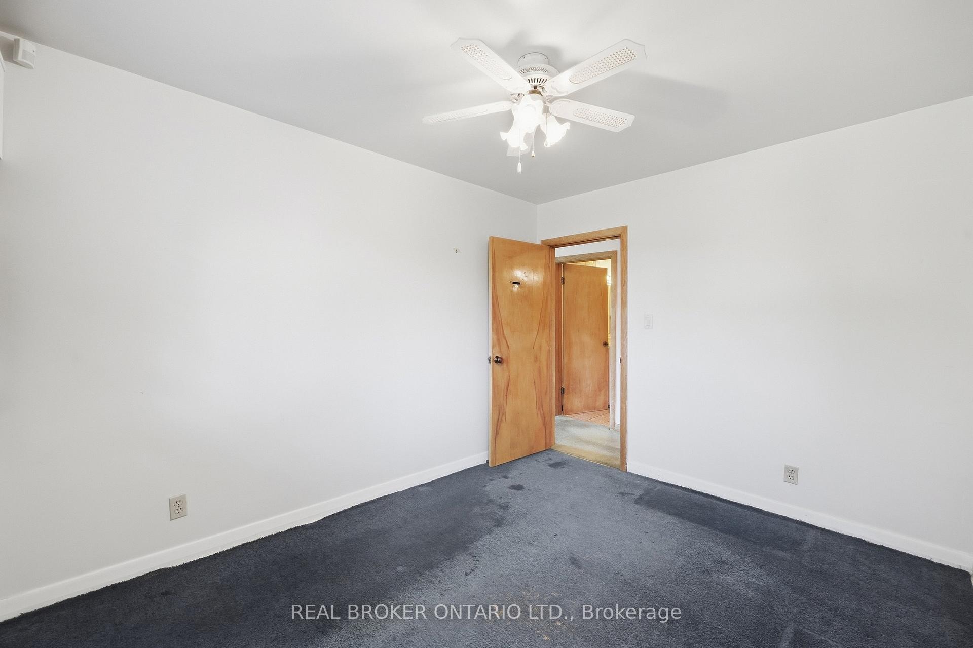 Photo 15 of 8 Hill Place, Hamilton, Stoney Creek — HOMEH