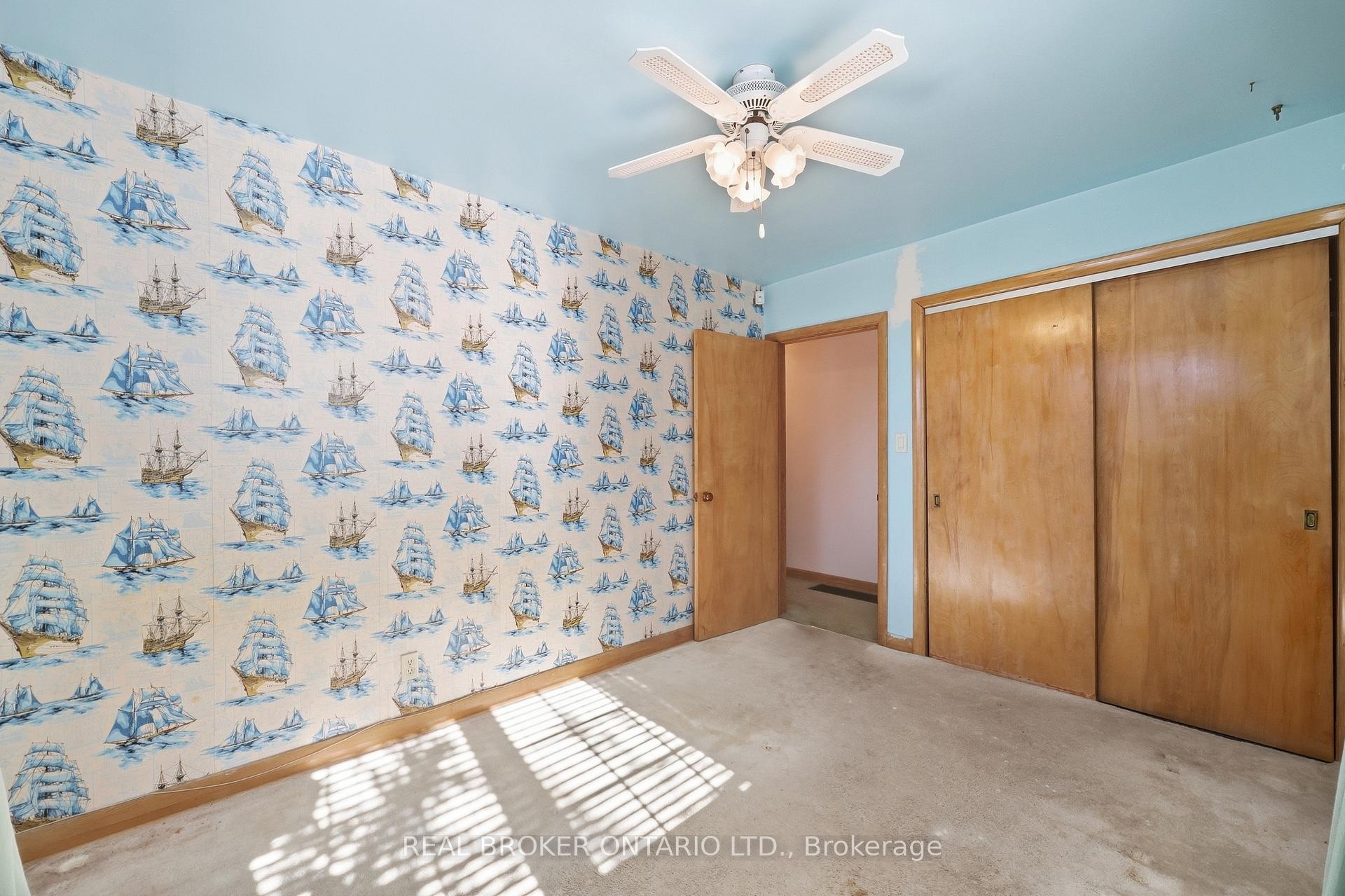 Photo 16 of 8 Hill Place, Hamilton, Stoney Creek — HOMEH