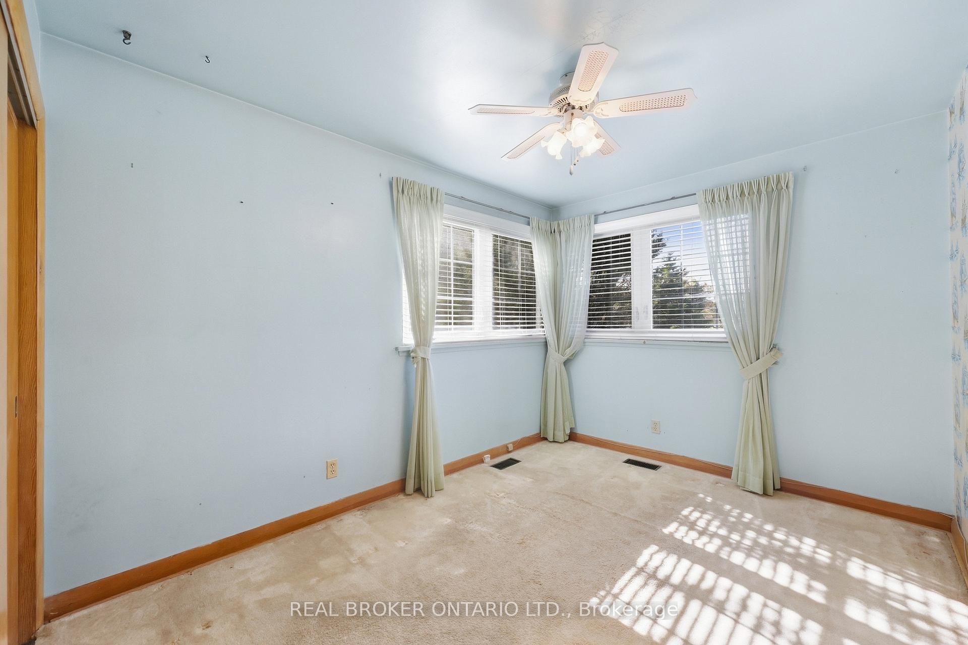 Photo 18 of 8 Hill Place, Hamilton, Stoney Creek — HOMEH